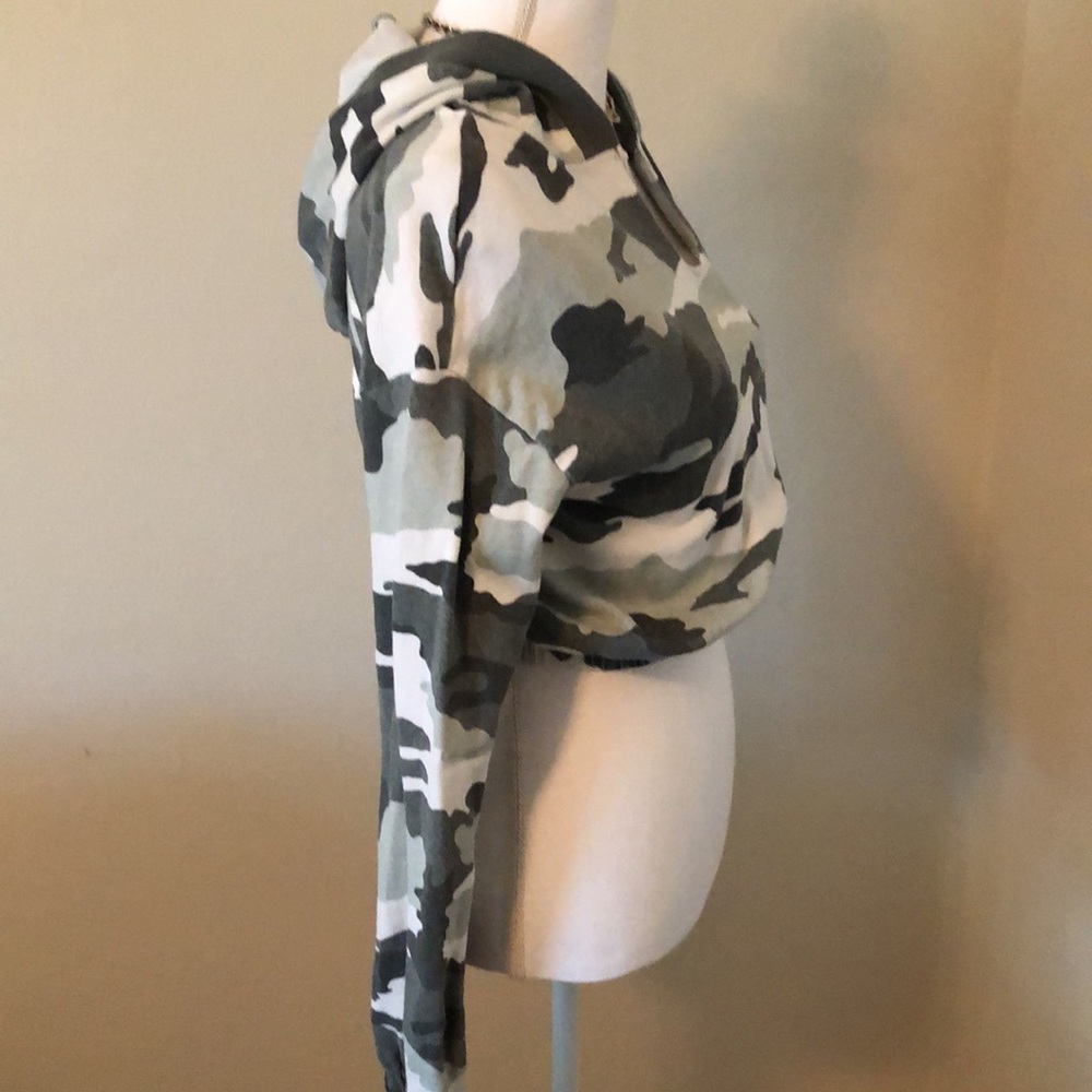 WILD FABLE Camo Cropped Hoodie - Picture 4 of 8
